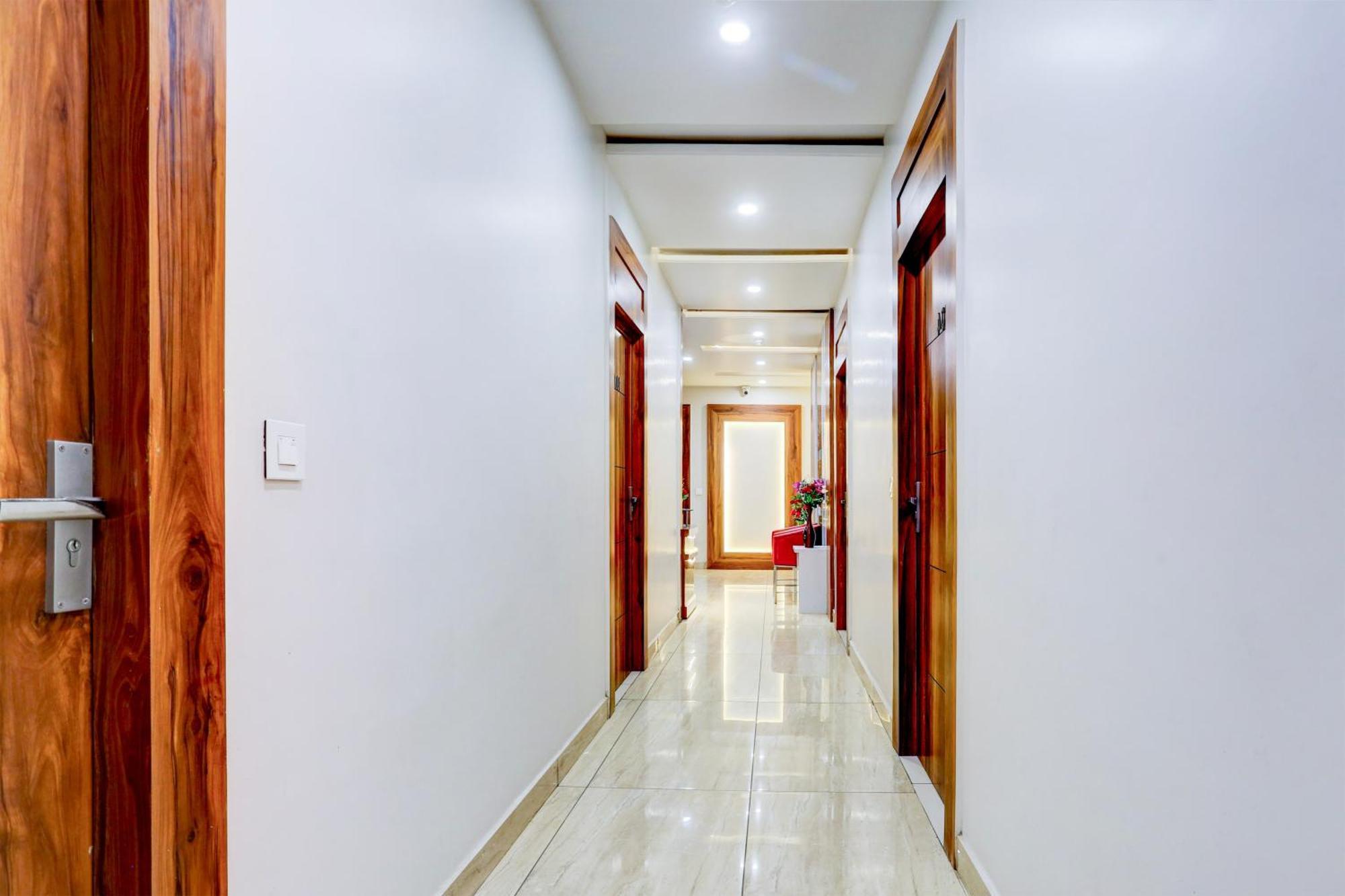 Super Townhouse Model Town Rohtak Formerly Hotel Tathastu Exterior foto